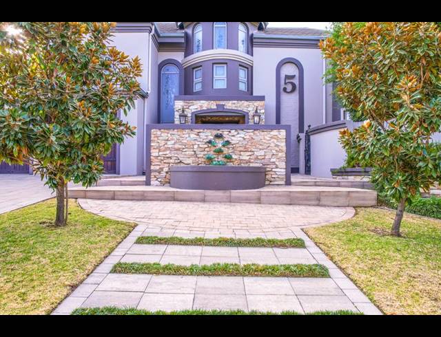 5 BEDROOM HOUSE FOR SALE IN MIDLANDS ESTATE